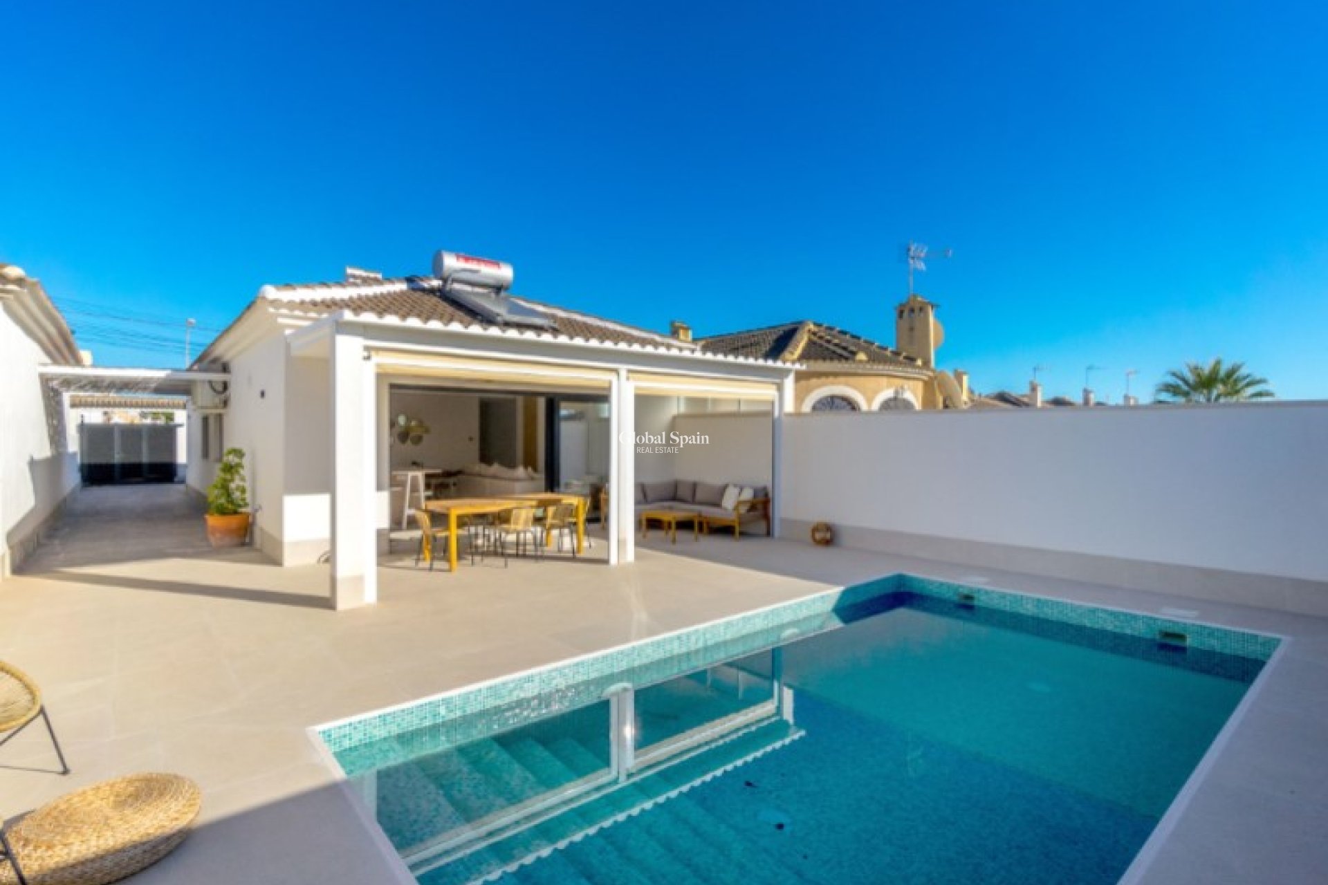 Wederverkoop - VILLA -
TORREVIEJA - Costa Blanca