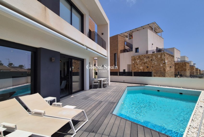 Wederverkoop - VILLA -
TORREVIEJA - Costa Blanca