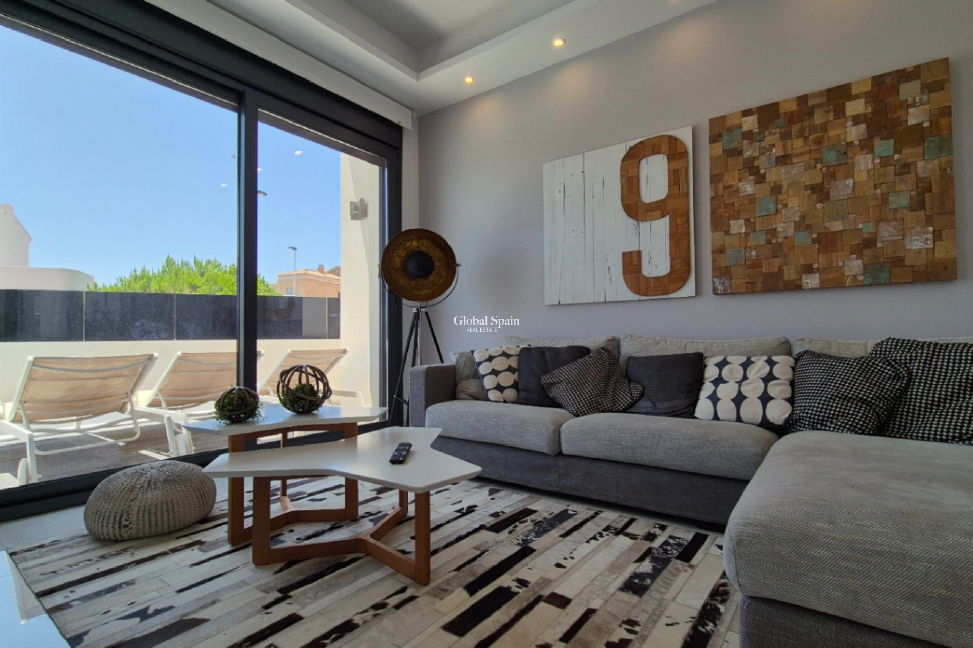 Wederverkoop - VILLA -
TORREVIEJA - Costa Blanca