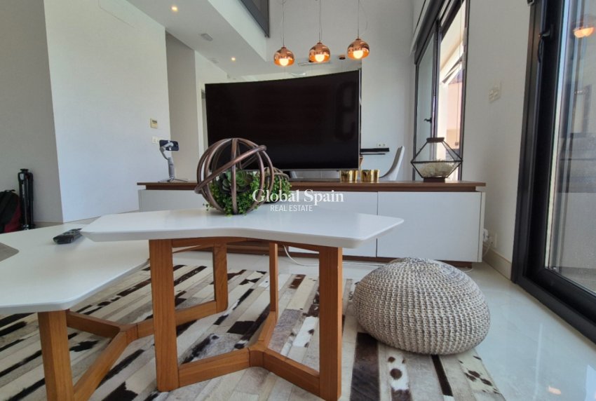 Wederverkoop - VILLA -
TORREVIEJA - Costa Blanca