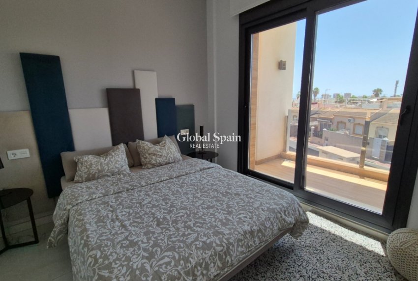 Wederverkoop - VILLA -
TORREVIEJA - Costa Blanca