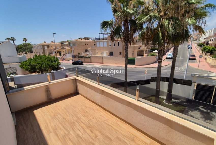 Wederverkoop - VILLA -
TORREVIEJA - Costa Blanca