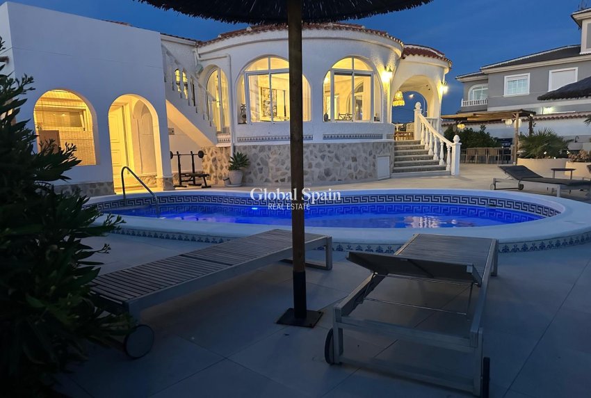 Wederverkoop - VILLA -
TORREVIEJA - Costa Blanca