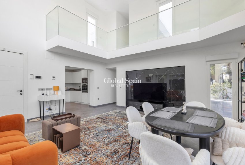 Wederverkoop - VILLA -
TORREVIEJA - Costa Blanca