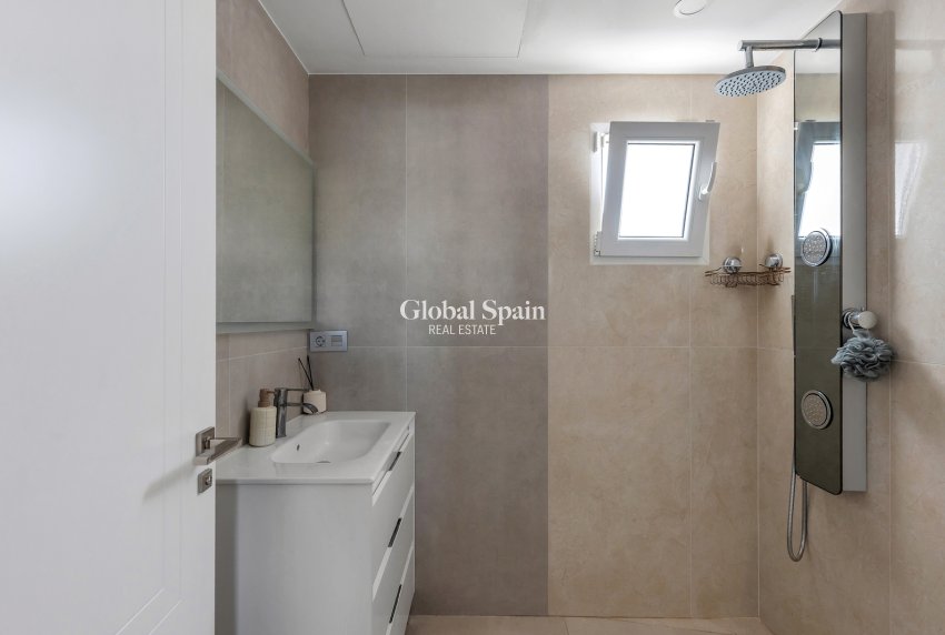 Wederverkoop - VILLA -
TORREVIEJA - Costa Blanca