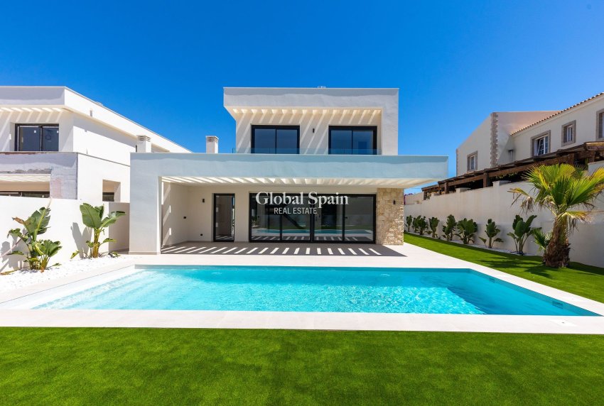 Wederverkoop - VILLA -
TORREVIEJA - Costa Blanca