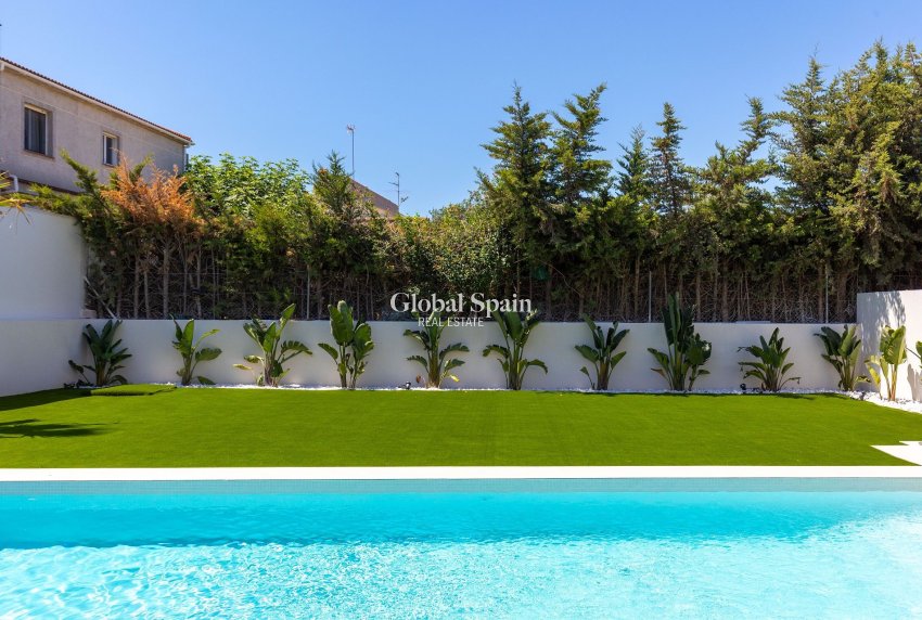 Wederverkoop - VILLA -
TORREVIEJA - Costa Blanca