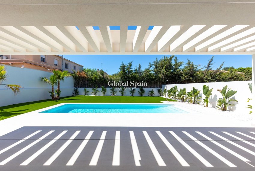 Wederverkoop - VILLA -
TORREVIEJA - Costa Blanca