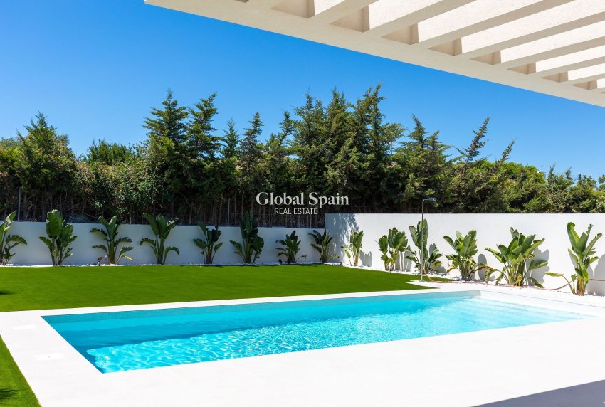 Wederverkoop - VILLA -
TORREVIEJA - Costa Blanca