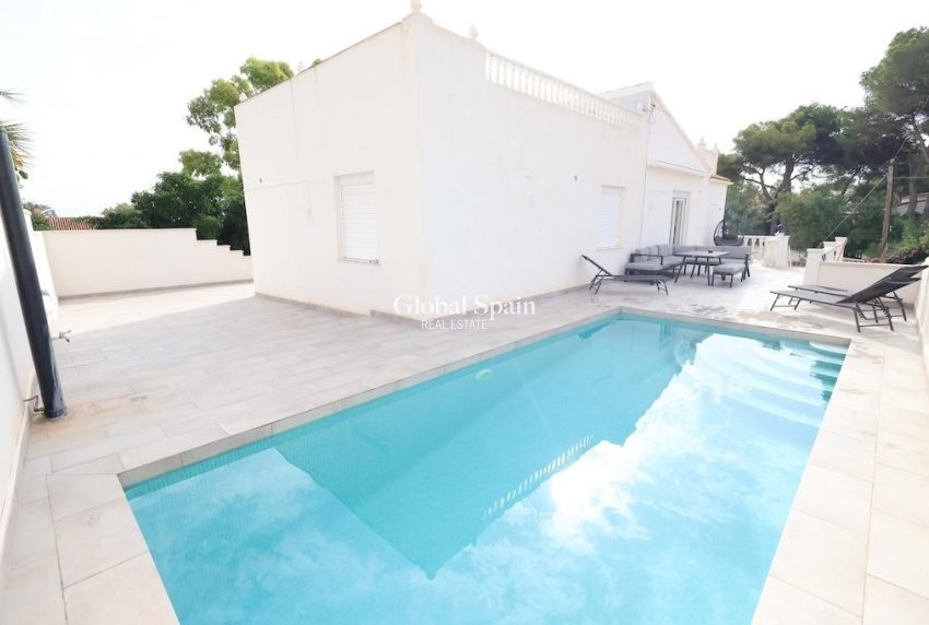 Wederverkoop - VILLA -
TORREVIEJA - Costa Blanca