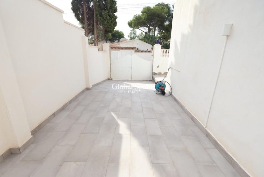 Wederverkoop - VILLA -
TORREVIEJA - Costa Blanca