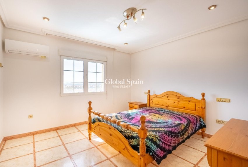 Wederverkoop - VILLA -
TORREVIEJA - El Chaparral