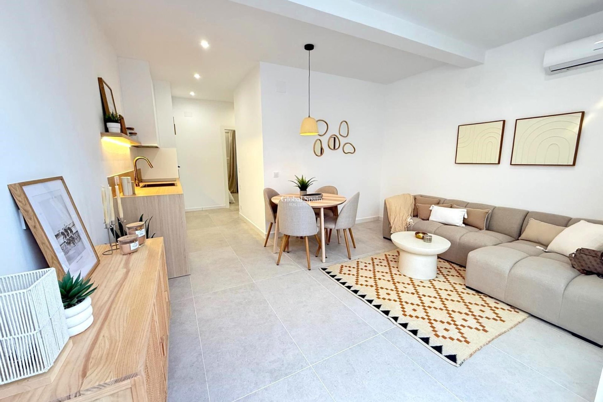 Wederverkoop - VILLA -
TORREVIEJA - El Chaparral