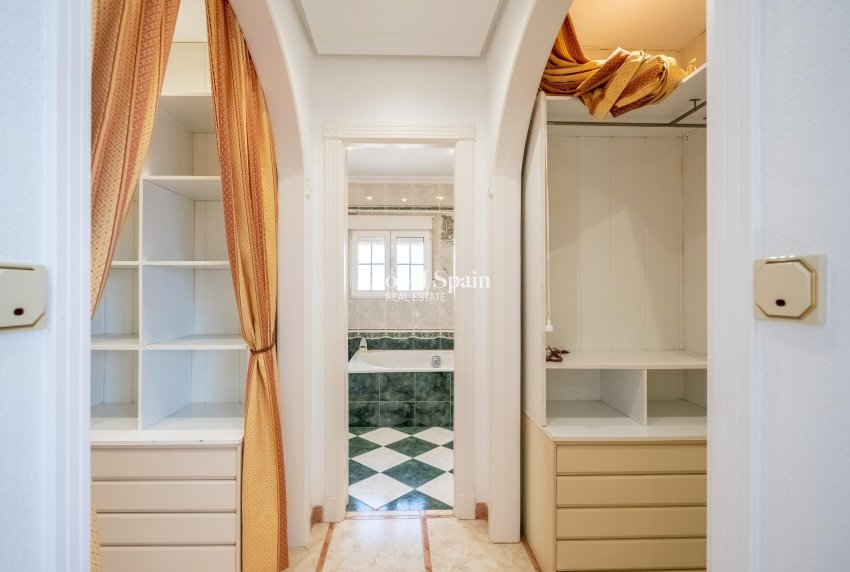 Wederverkoop - VILLA -
TORREVIEJA - El Chaparral