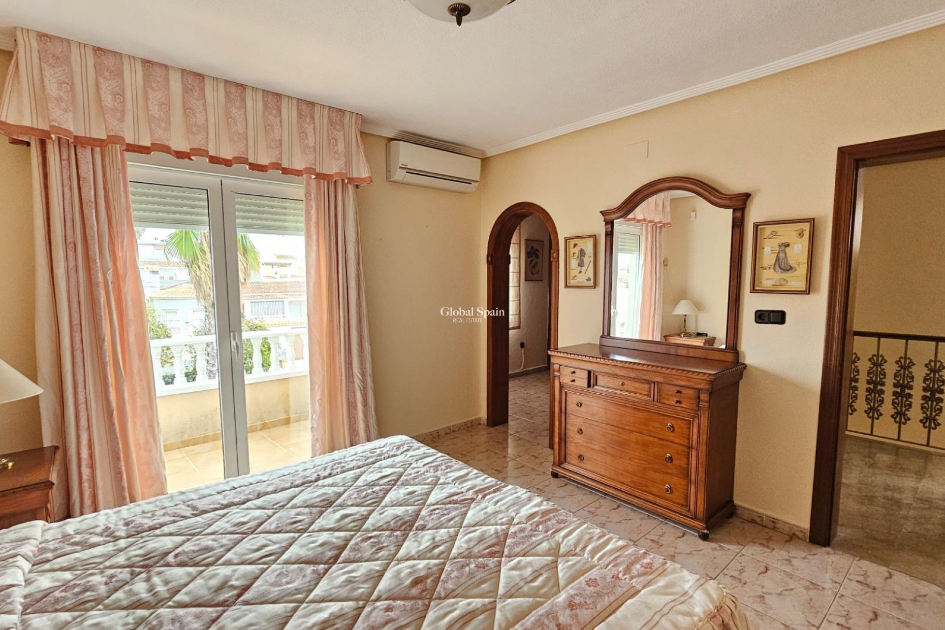 Wederverkoop - VILLA -
TORREVIEJA - El Chaparral