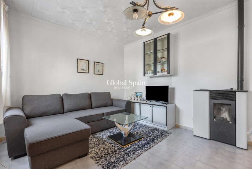 Wederverkoop - VILLA -
TORREVIEJA - El chaparral