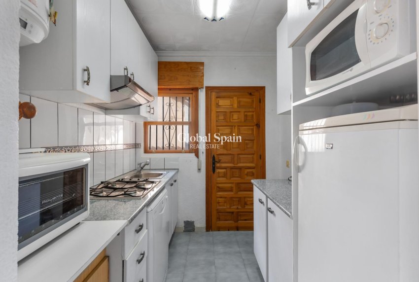 Wederverkoop - VILLA -
TORREVIEJA - El chaparral