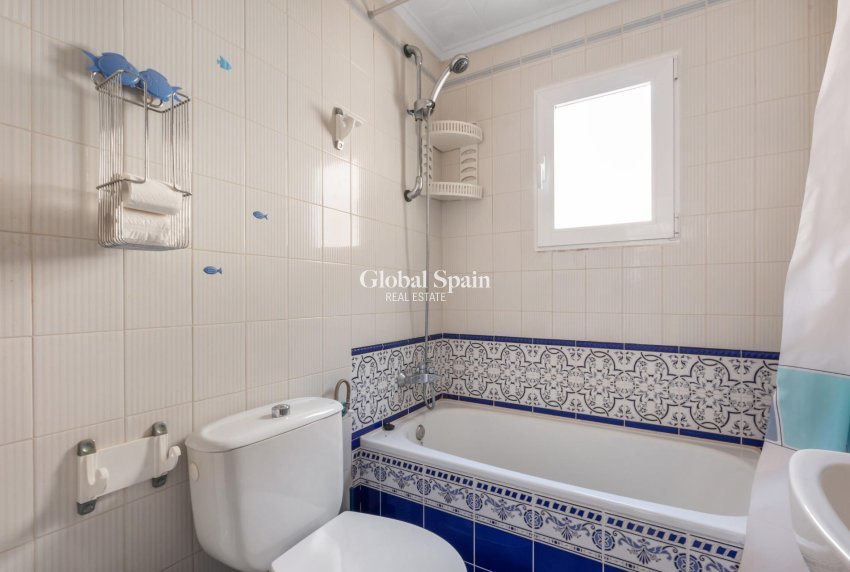 Wederverkoop - VILLA -
TORREVIEJA - El chaparral