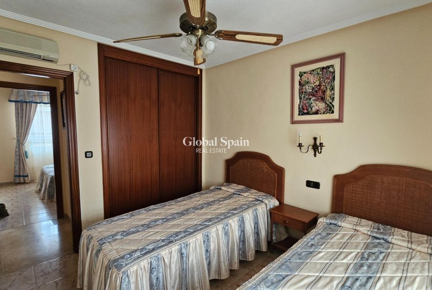 Wederverkoop - VILLA -
TORREVIEJA - El Chaparral