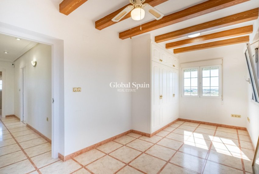 Wederverkoop - VILLA -
TORREVIEJA - El Chaparral