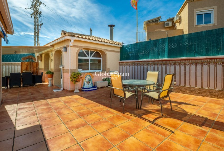 Wederverkoop - VILLA -
TORREVIEJA - El Chaparral