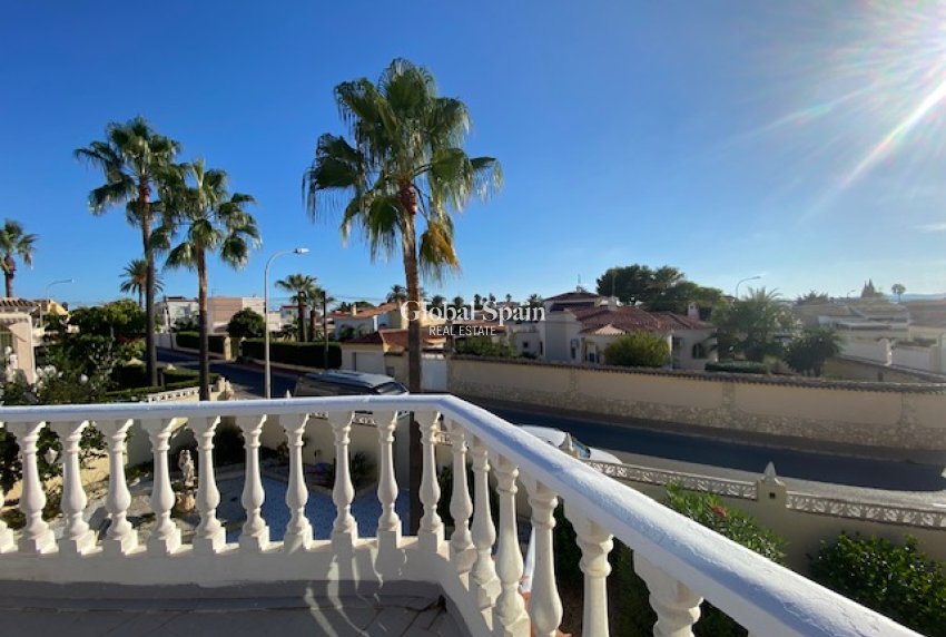 Wederverkoop - VILLA -
TORREVIEJA - El Chaparral