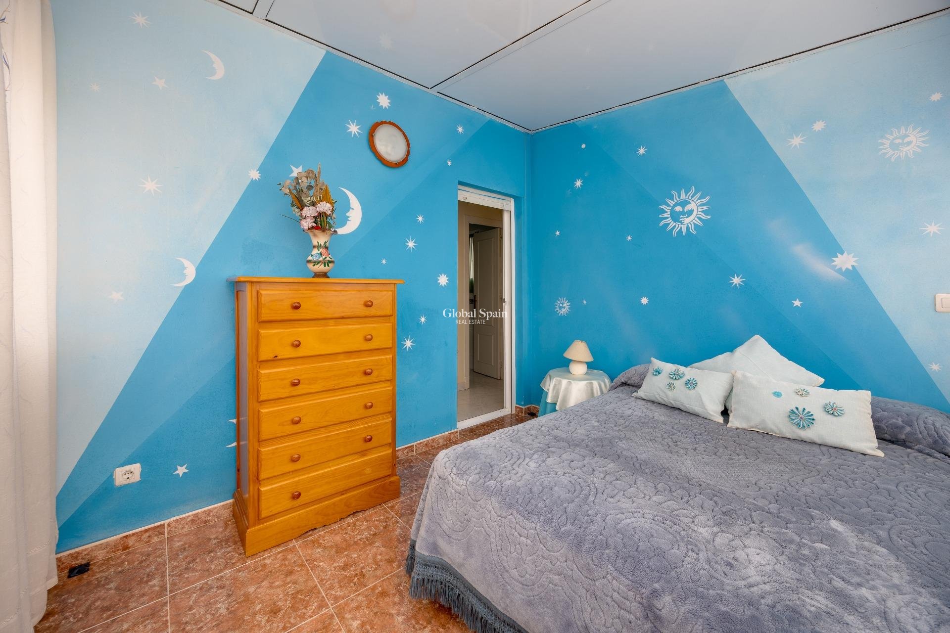 Wederverkoop - VILLA -
TORREVIEJA - El limonar