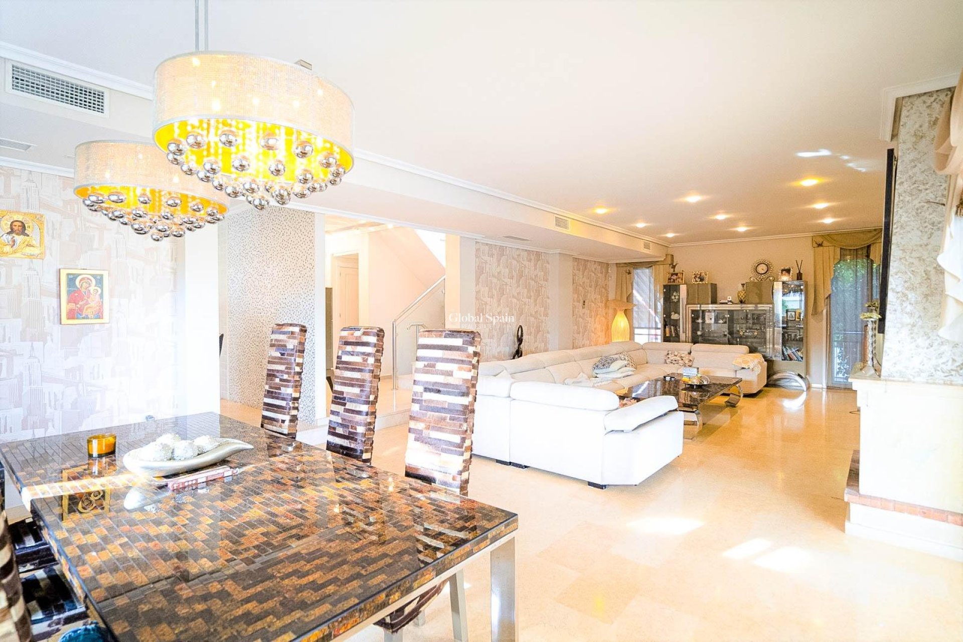 Wederverkoop - VILLA -
TORREVIEJA - La Mata