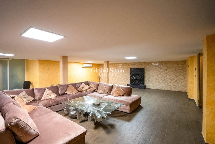 Wederverkoop - VILLA -
TORREVIEJA - La Mata