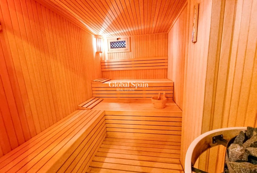 Wederverkoop - VILLA -
TORREVIEJA - La Mata