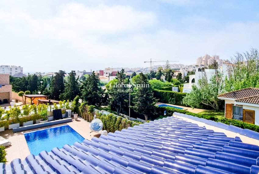 Wederverkoop - VILLA -
TORREVIEJA - La Mata