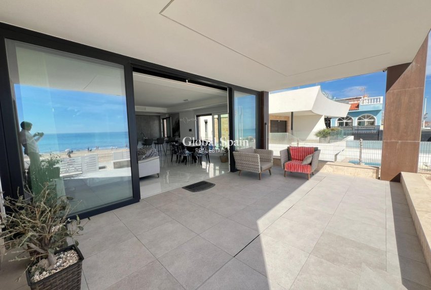 Wederverkoop - VILLA -
TORREVIEJA - La Mata