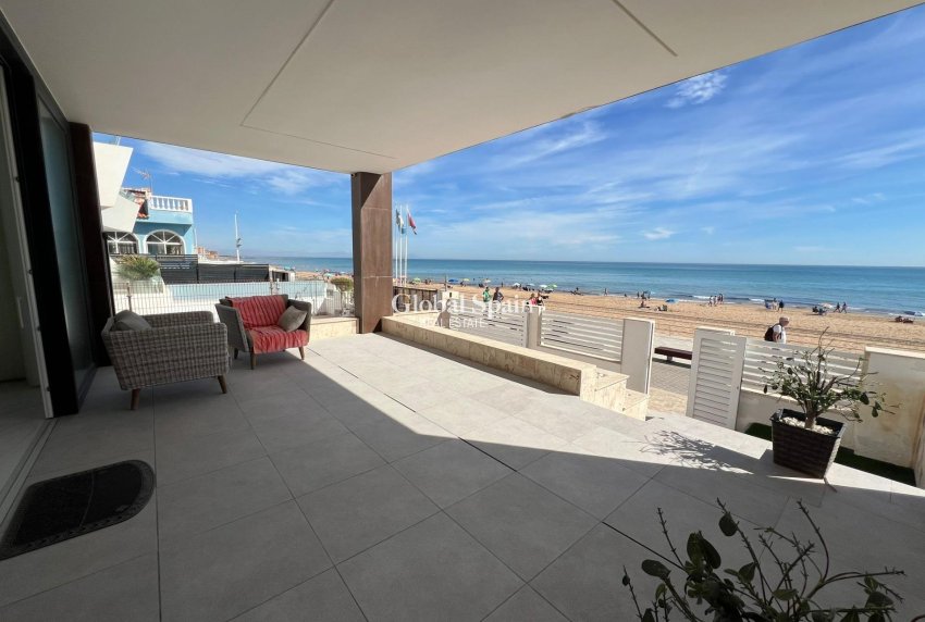 Wederverkoop - VILLA -
TORREVIEJA - La Mata