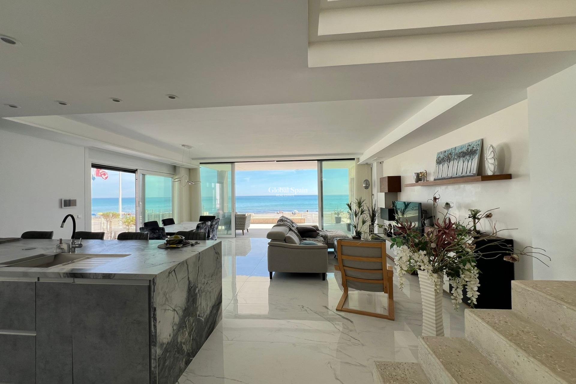 Wederverkoop - VILLA -
TORREVIEJA - La Mata