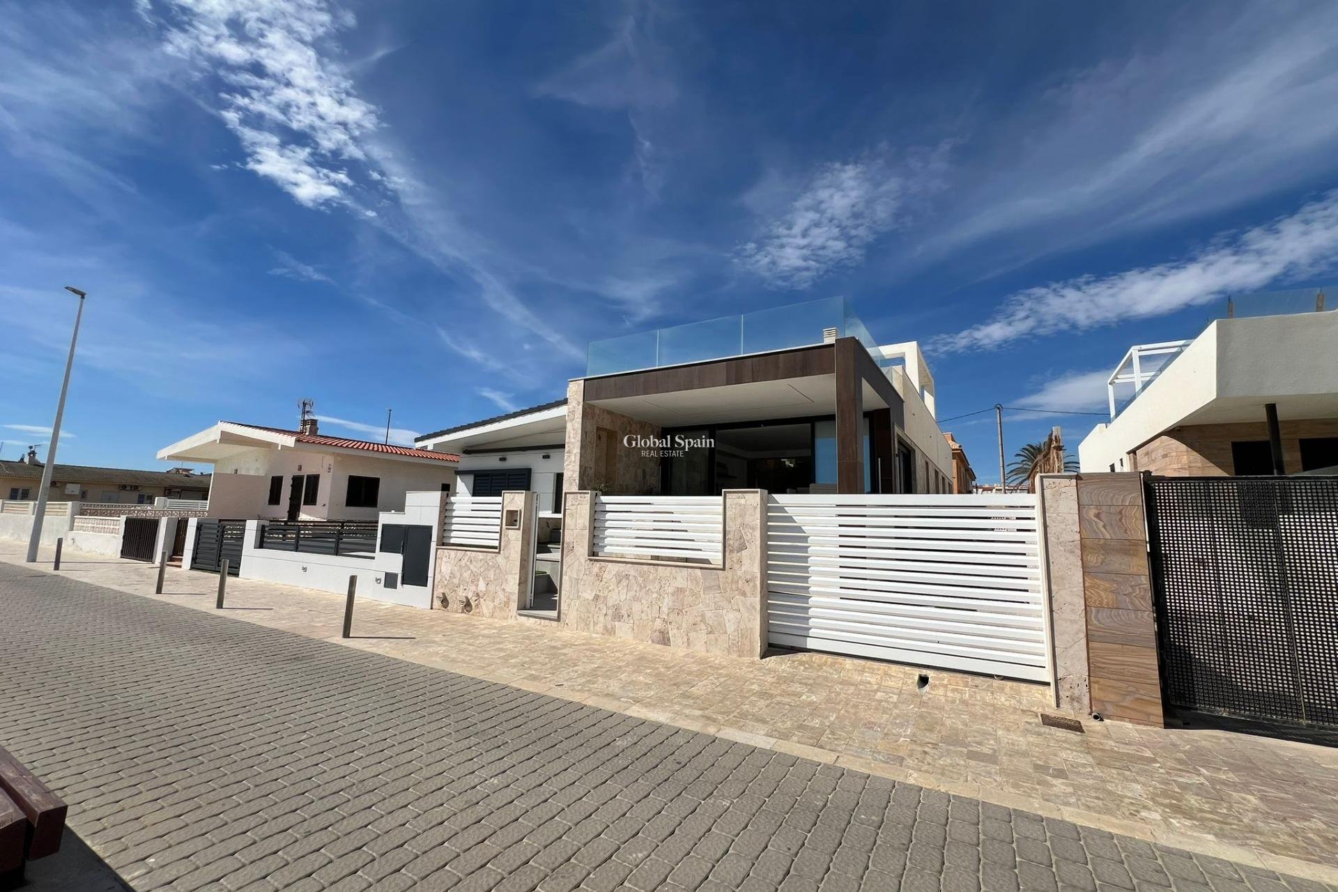 Wederverkoop - VILLA -
TORREVIEJA - La Mata