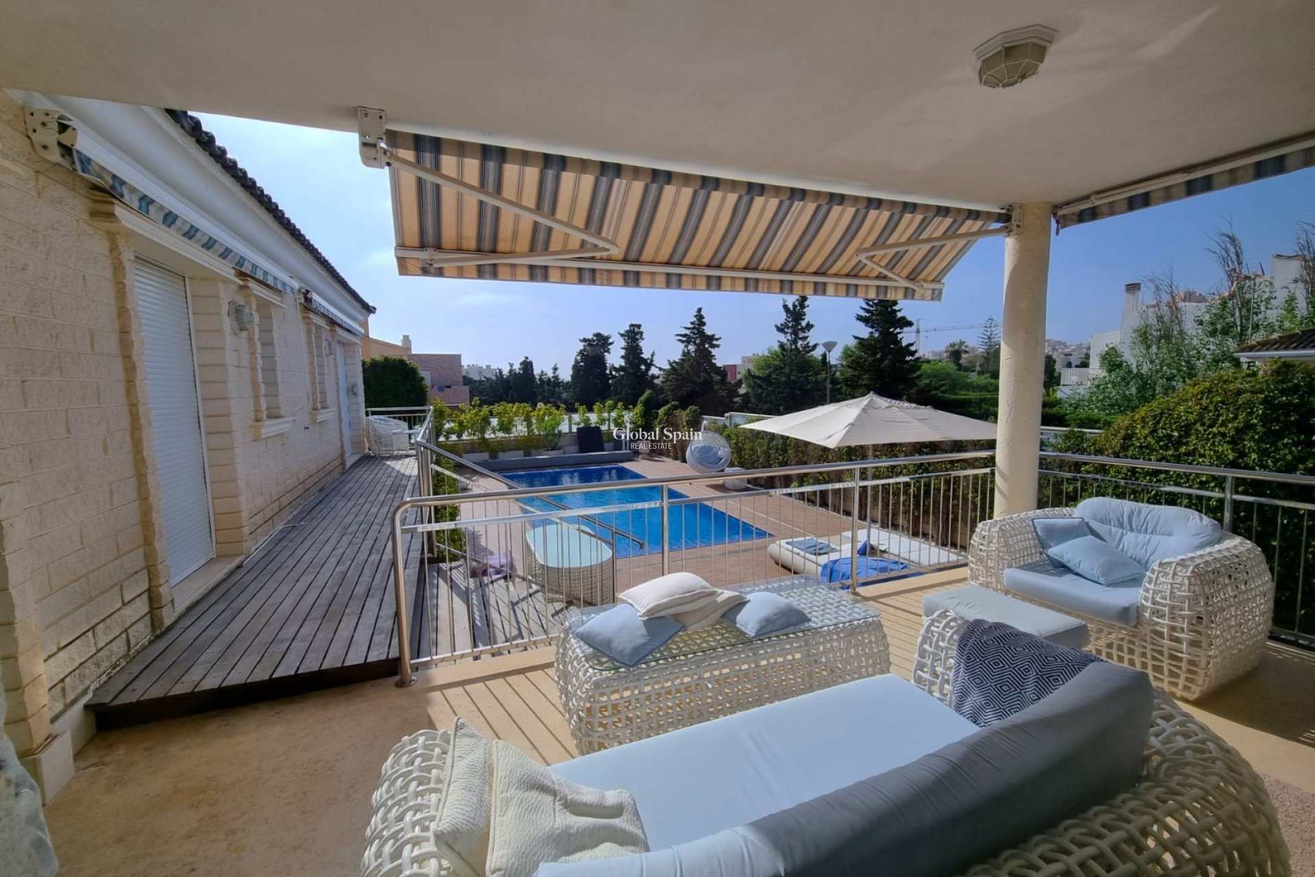 Wederverkoop - VILLA -
TORREVIEJA - La Mata
