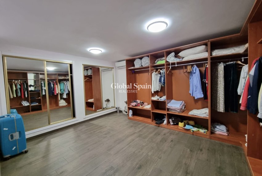 Wederverkoop - VILLA -
TORREVIEJA - La Mata