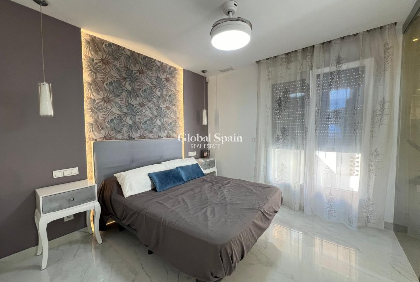 Wederverkoop - VILLA -
TORREVIEJA - La Mata