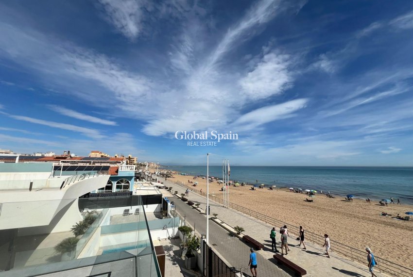 Wederverkoop - VILLA -
TORREVIEJA - La Mata