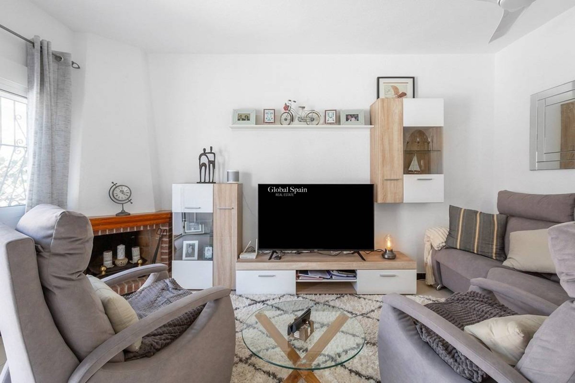 Wederverkoop - VILLA -
TORREVIEJA - La Mata