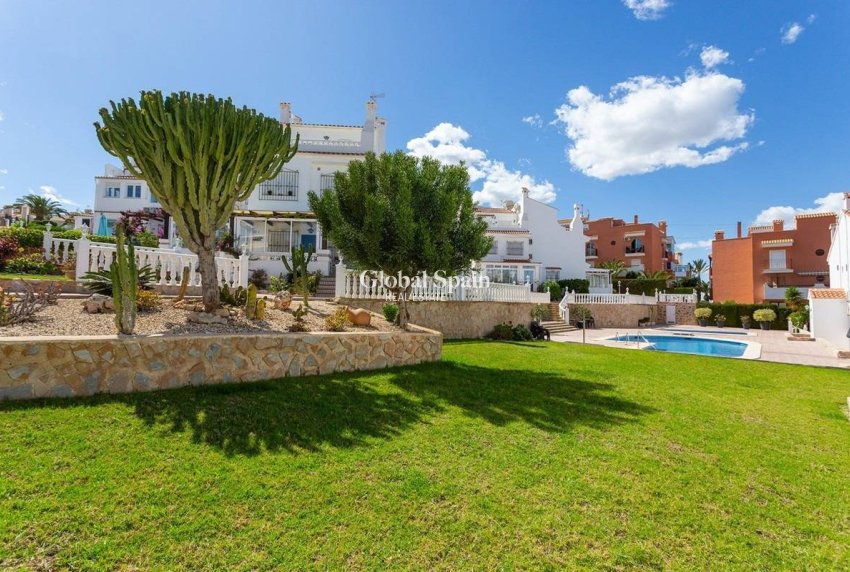 Wederverkoop - VILLA -
TORREVIEJA - La Mata