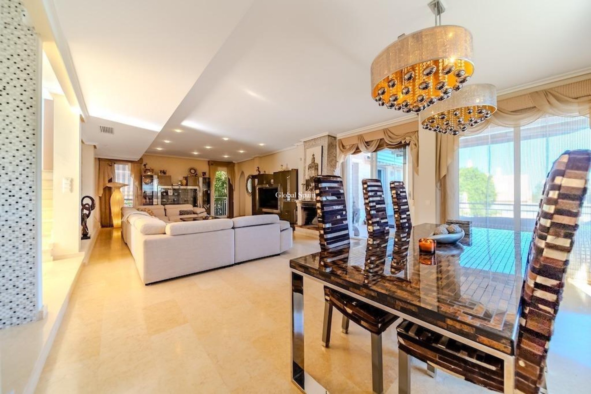 Wederverkoop - VILLA -
TORREVIEJA - La Mata