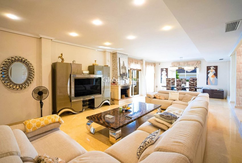 Wederverkoop - VILLA -
TORREVIEJA - La Mata