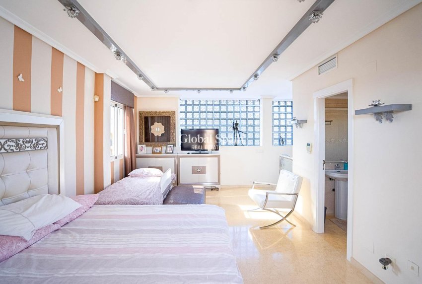 Wederverkoop - VILLA -
TORREVIEJA - La Mata