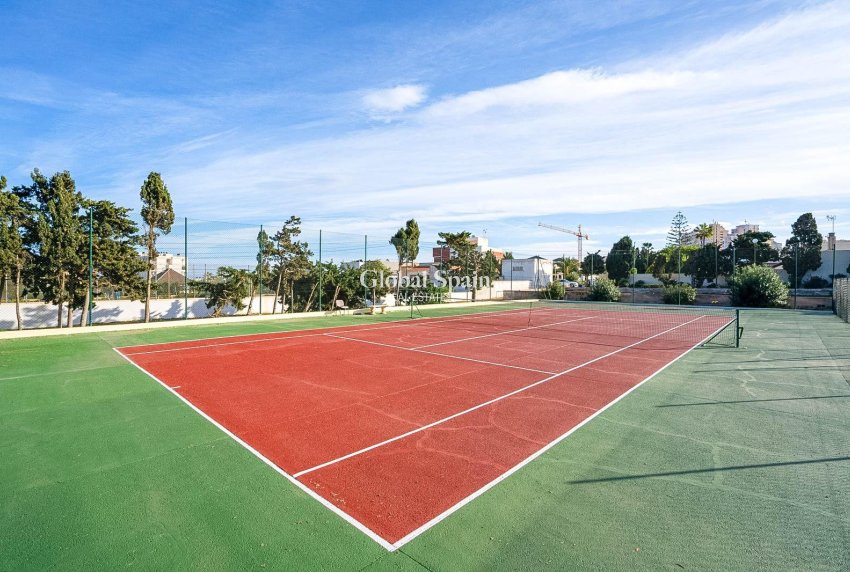 Wederverkoop - VILLA -
TORREVIEJA - La Mata