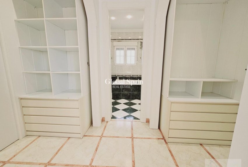 Wederverkoop - VILLA -
TORREVIEJA - La Siesta - El Salado - Torreta