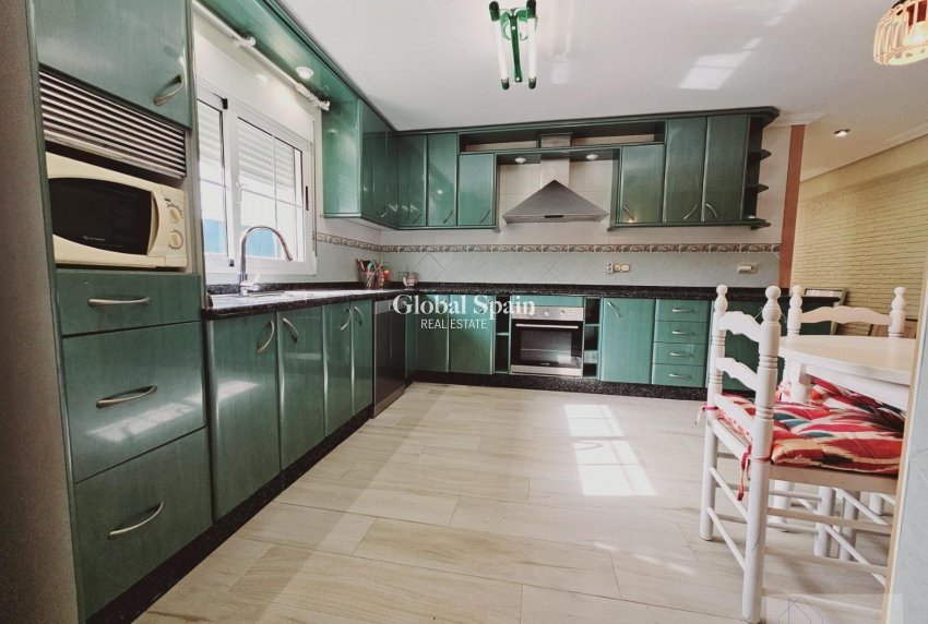 Wederverkoop - VILLA -
TORREVIEJA - La Siesta - El Salado - Torreta