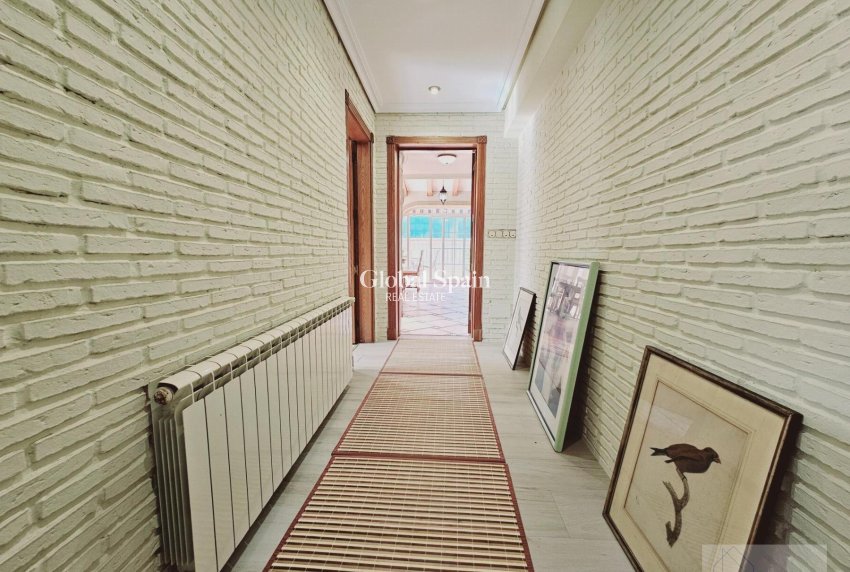 Wederverkoop - VILLA -
TORREVIEJA - La Siesta - El Salado - Torreta