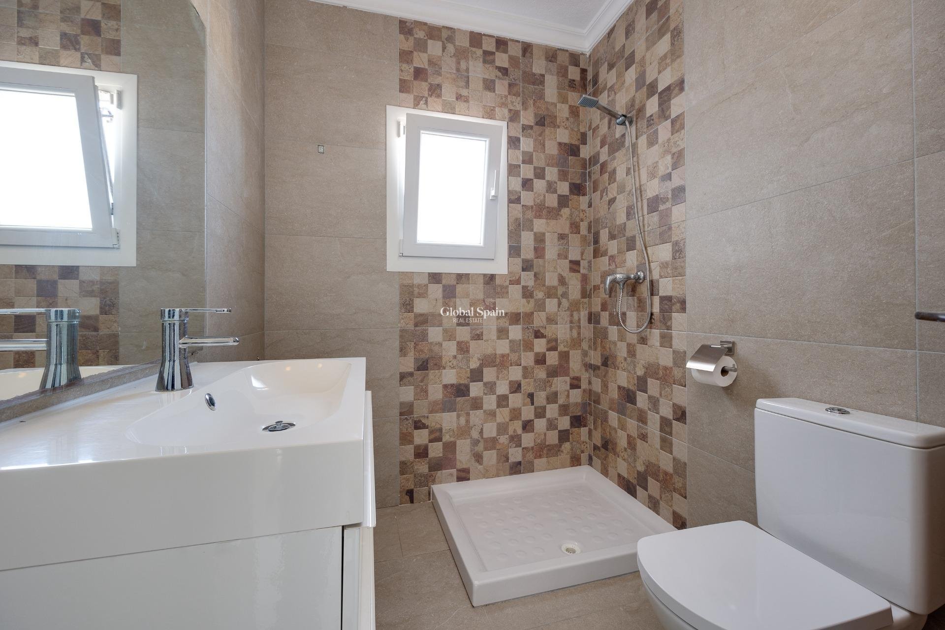 Wederverkoop - VILLA -
TORREVIEJA - La Siesta - El Salado - Torreta