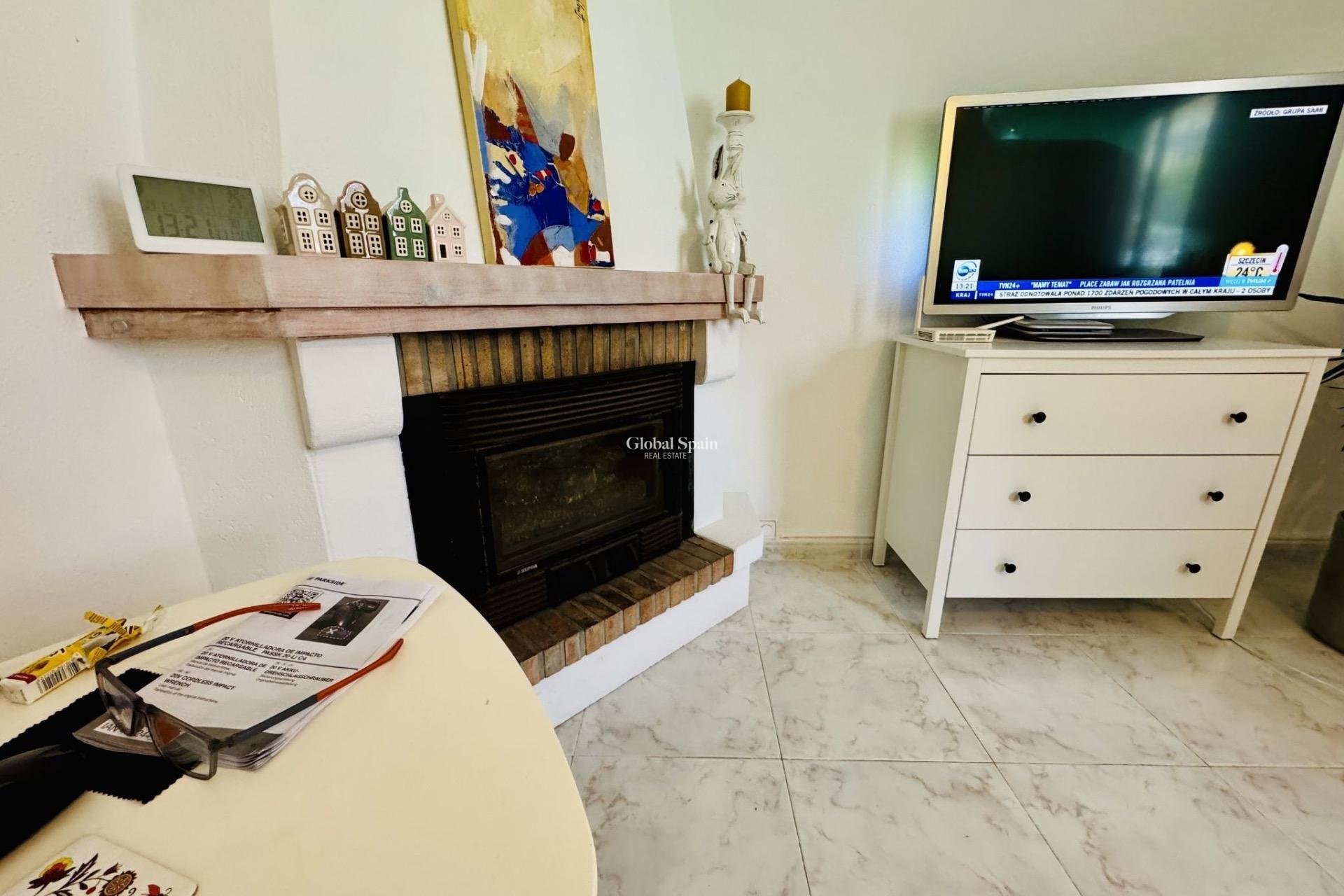 Wederverkoop - VILLA -
TORREVIEJA - La Siesta - El Salado - Torreta
